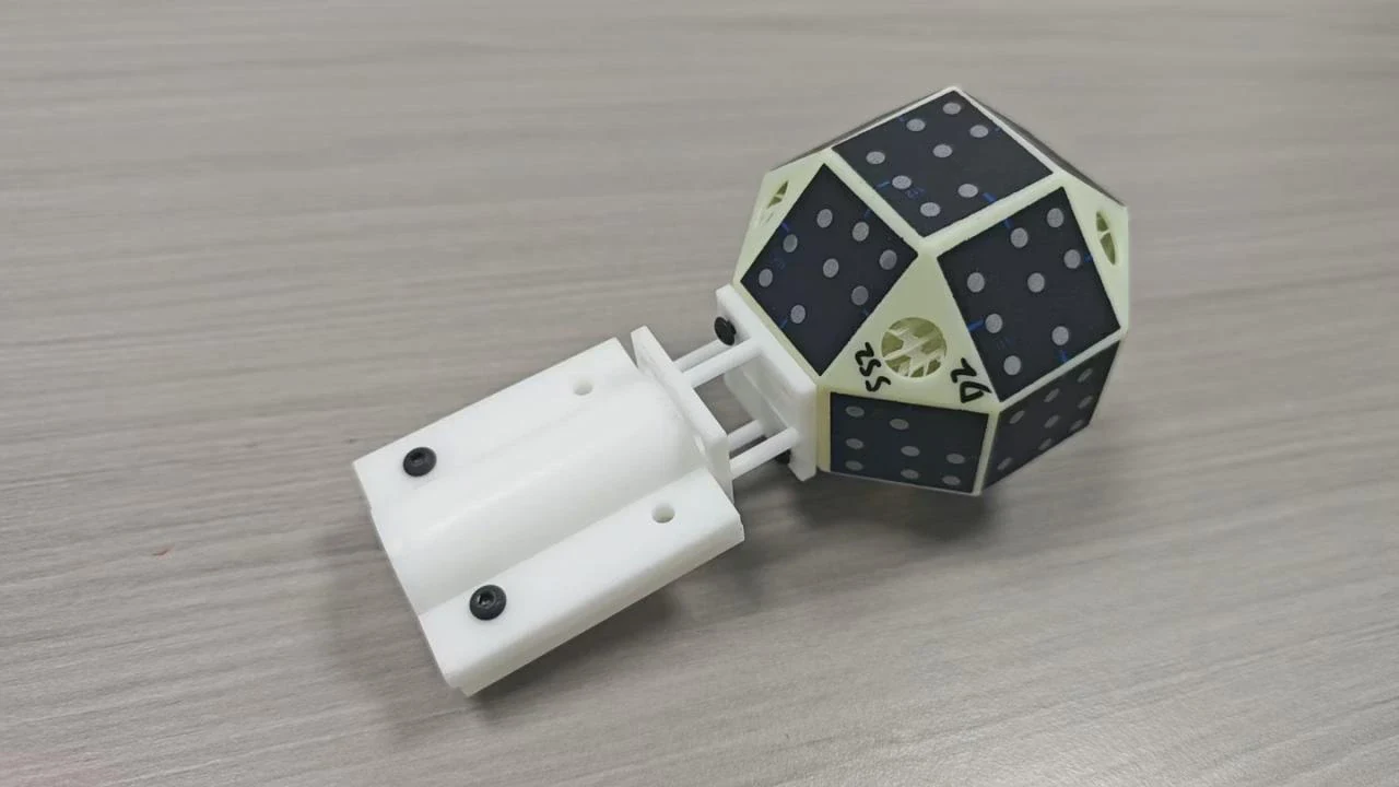 多面体编码靶标与安装工装